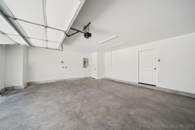 2044 E 129th Place S, Jenks, OK 74037