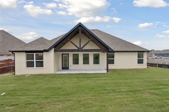 2044 E 129th Place S, Jenks, OK 74037