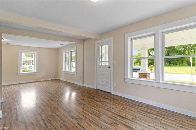 1319 Moore ST, Elizabeth City, NC 27909