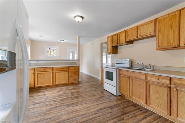 1319 Moore ST, Elizabeth City, NC 27909