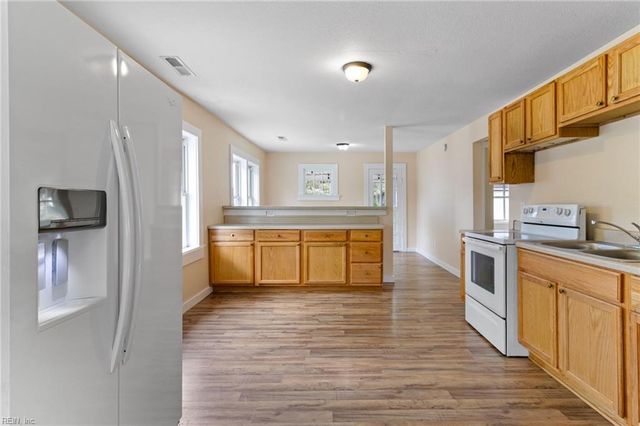 1319 Moore ST, Elizabeth City, NC 27909