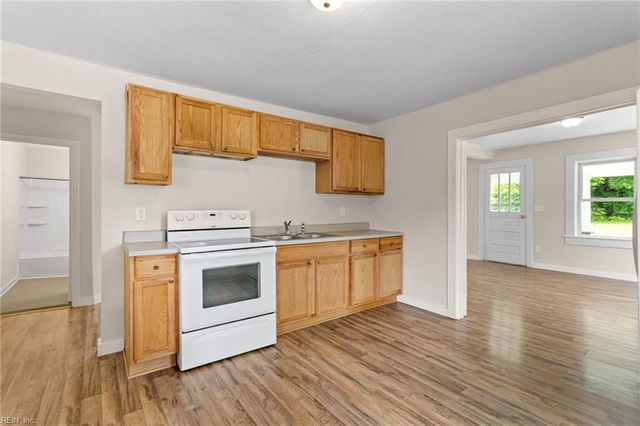 1319 Moore ST, Elizabeth City, NC 27909