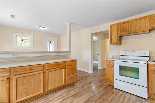 1319 Moore ST, Elizabeth City, NC 27909