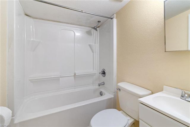 1319 Moore ST, Elizabeth City, NC 27909