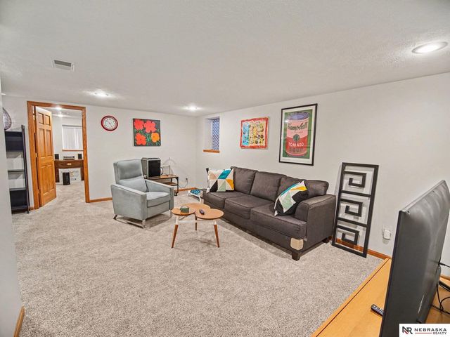 4100 S 44th Street, Lincoln, NE 68506