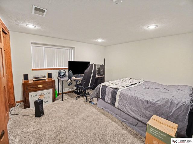 4100 S 44th Street, Lincoln, NE 68506