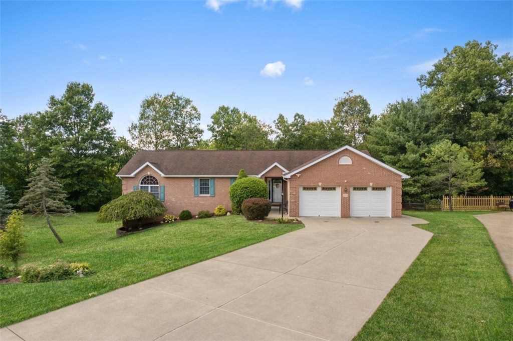 1011 Deerbrook Ln, Collier Twp, PA 15071