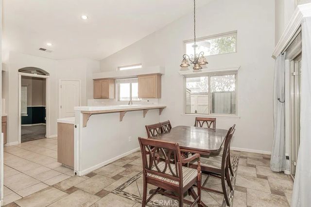 6589 E Michigan, Fresno, CA 93727