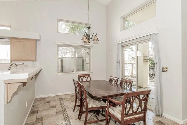 6589 E Michigan, Fresno, CA 93727