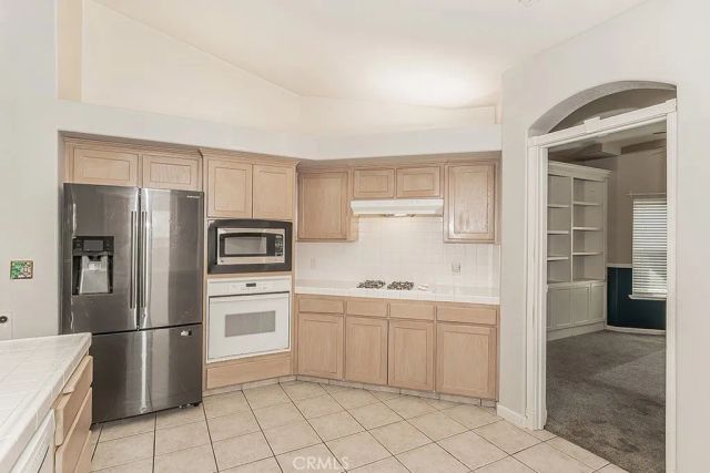 6589 E Michigan, Fresno, CA 93727