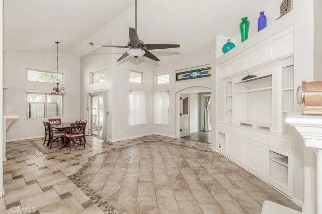 6589 E Michigan, Fresno, CA 93727