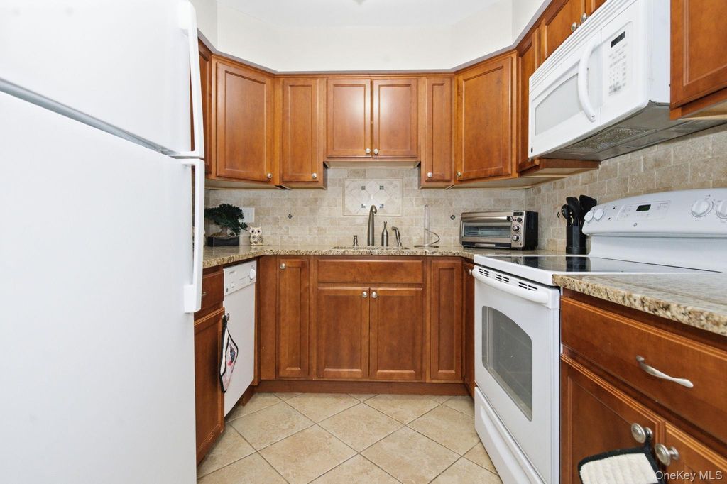 27 Walden Court F, Yorktown Heights, NY 10598 — photo 5