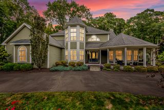 93 Hattertown Road, Newtown, CT 06470