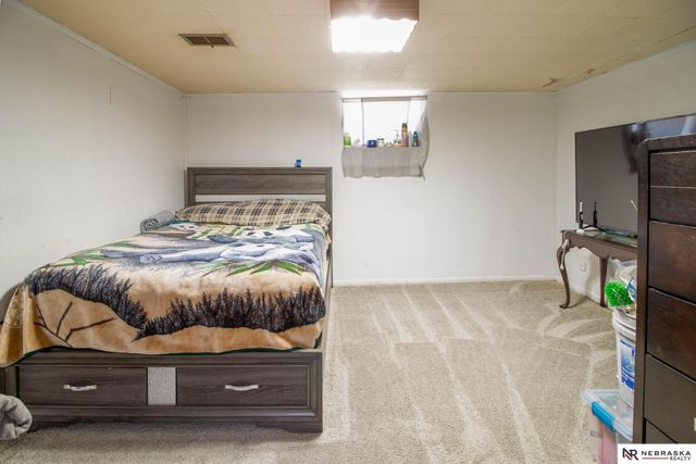 4733 S 48th Street, Omaha, NE 68117