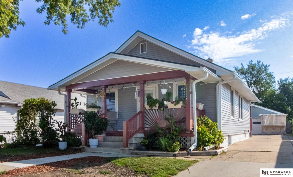 4733 S 48th Street, Omaha, NE 68117