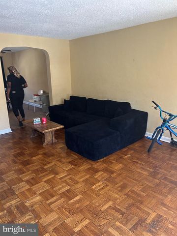 6845 CLOVER LN, Upper Darby, PA 19082