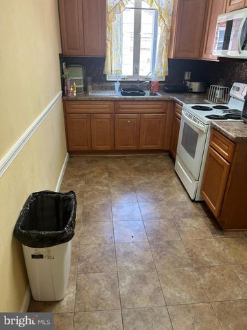 6845 CLOVER LN, Upper Darby, PA 19082