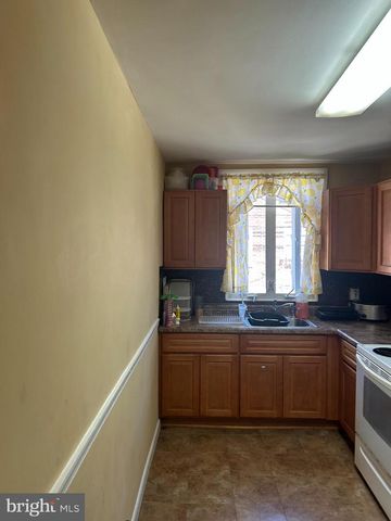 6845 CLOVER LN, Upper Darby, PA 19082