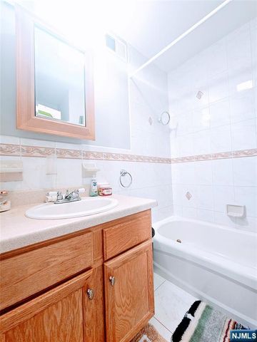 30-32 Custer Avenue, Newark, NJ 07112
