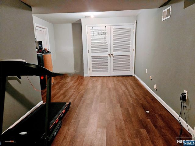 30-32 Custer Avenue, Newark, NJ 07112