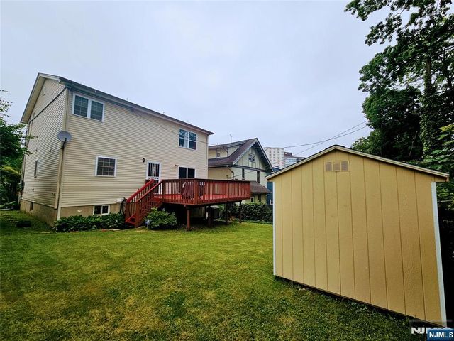 30-32 Custer Avenue, Newark, NJ 07112