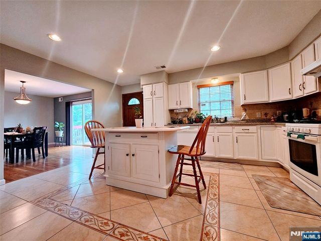 30-32 Custer Avenue, Newark, NJ 07112