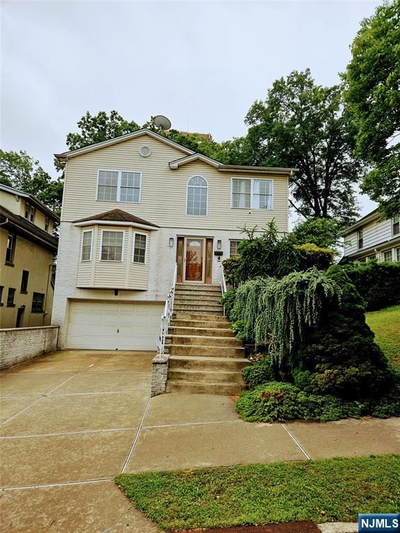 30-32 Custer Avenue, Newark, NJ 07112
