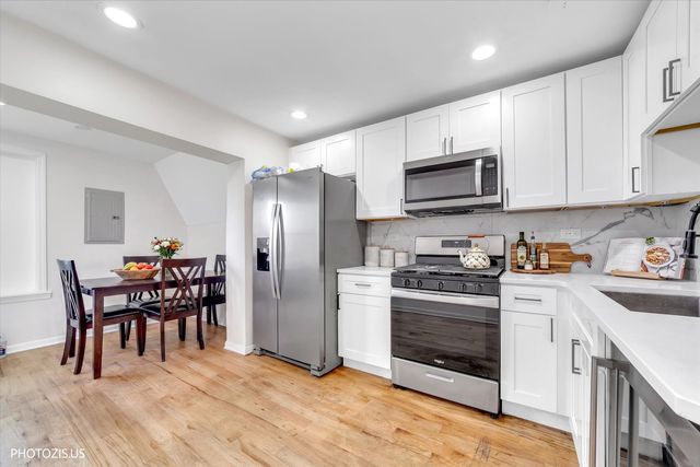 934 N Saint Louis Avenue 2, Chicago, IL 60651