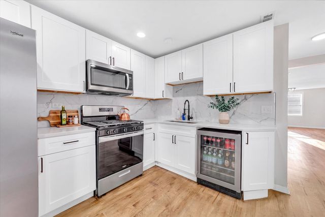 934 N Saint Louis Avenue 2, Chicago, IL 60651