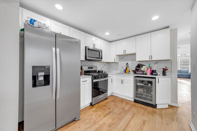 934 N Saint Louis Avenue 2, Chicago, IL 60651