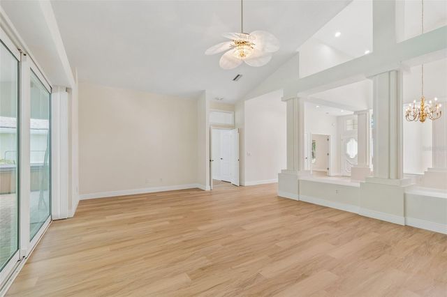 19004 SAINT LAURENT DRIVE, Lutz, FL 33558