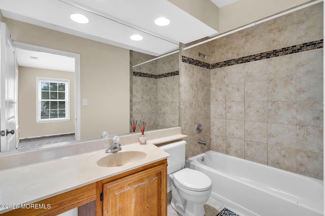 366 Sequoia Court, Howell, NJ 07731