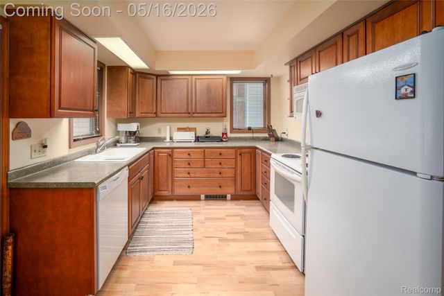 207 N Pine River Street, Ithaca, MI 48847