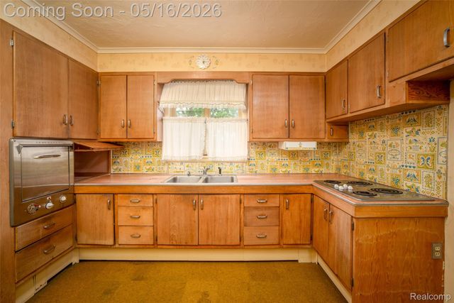 207 N Pine River Street, Ithaca, MI 48847