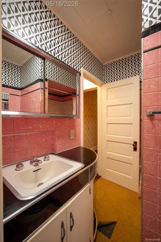 207 N Pine River Street, Ithaca, MI 48847