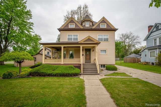207 N Pine River Street, Ithaca, MI 48847