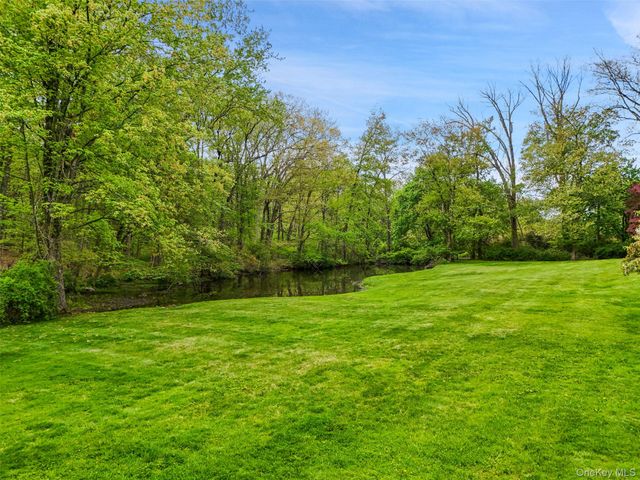 233 Mclain Street, Bedford Corners, NY 10549