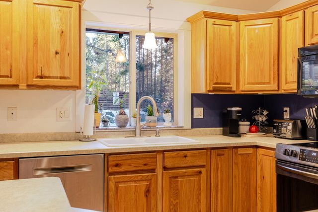 17253 Widgeon Drive, Bend, OR 97707