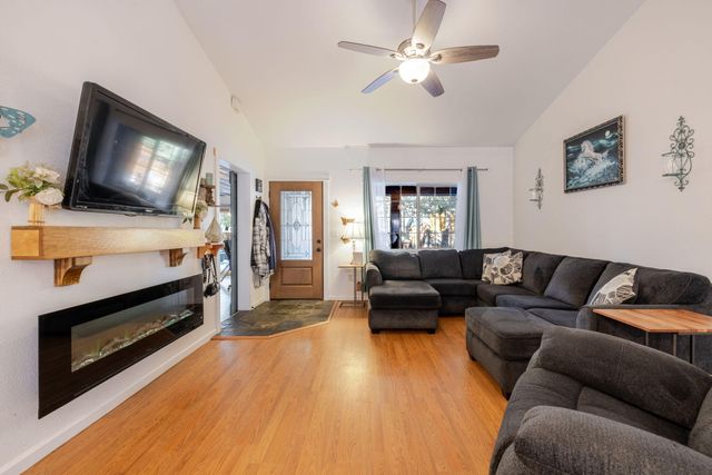 17253 Widgeon Drive, Bend, OR 97707