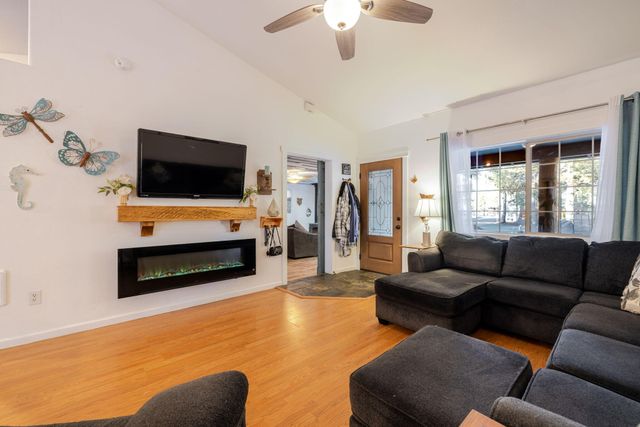 17253 Widgeon Drive, Bend, OR 97707