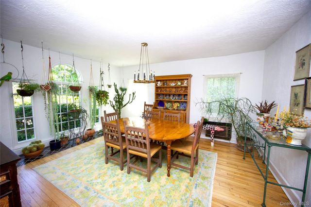 9 Ramsey Road, Great Neck, NY 11023