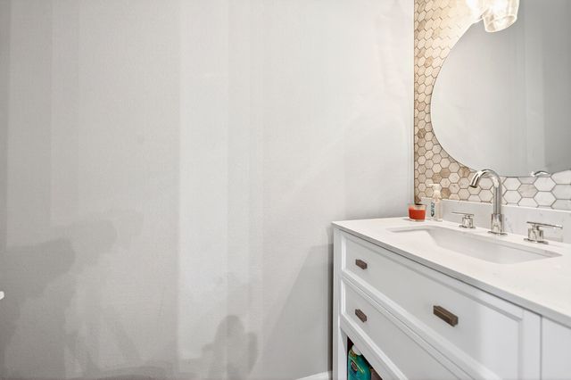 555 Via Amalfi 203, Irving, TX 75039