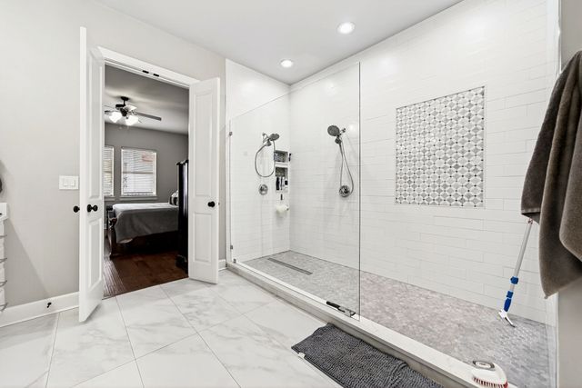 555 Via Amalfi 203, Irving, TX 75039