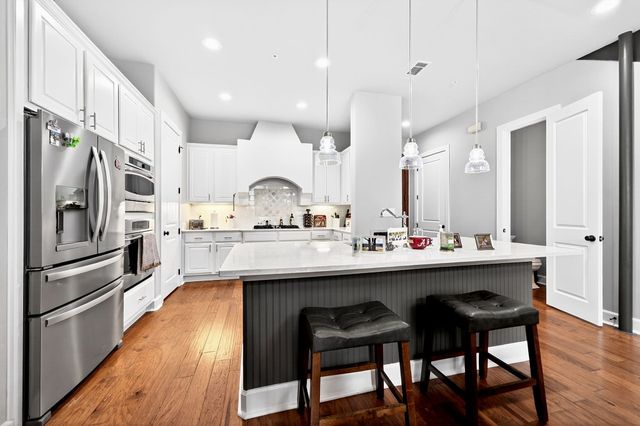 555 Via Amalfi 203, Irving, TX 75039