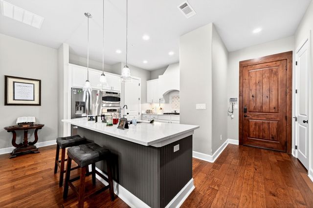 555 Via Amalfi 203, Irving, TX 75039