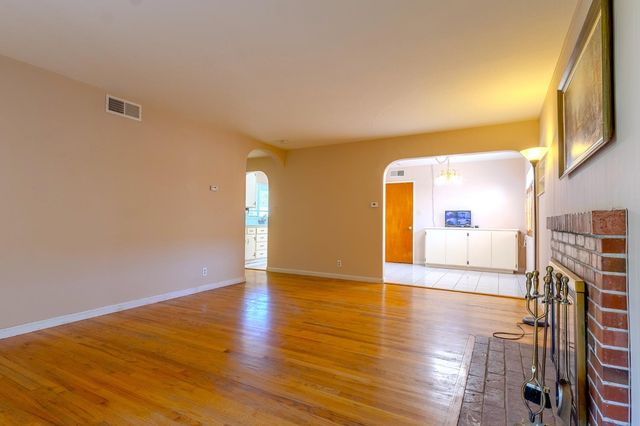 1214 W Downs St, Stockton, CA 95207