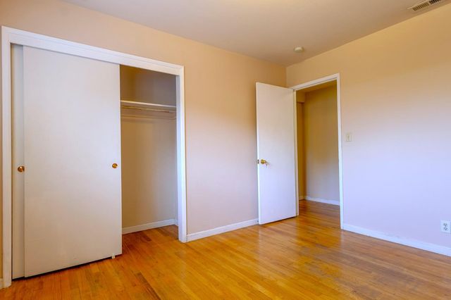 1214 W Downs St, Stockton, CA 95207
