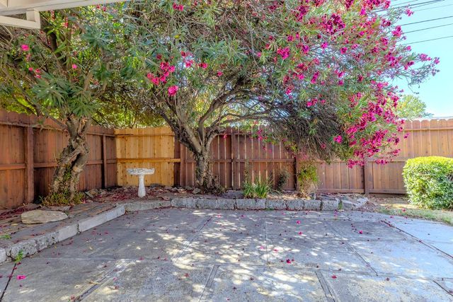1214 W Downs St, Stockton, CA 95207