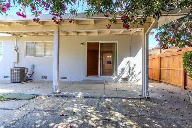 1214 W Downs St, Stockton, CA 95207