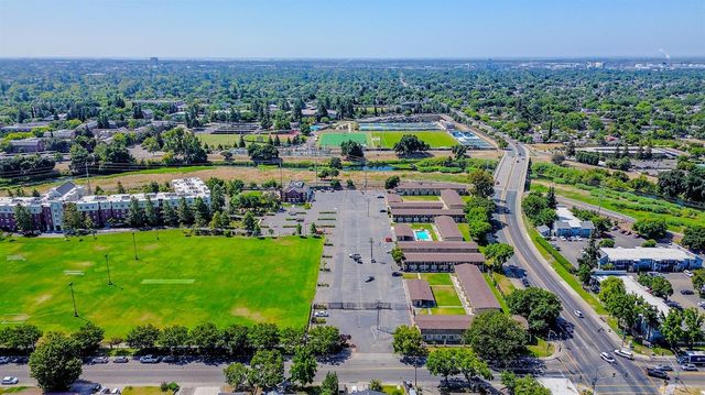 1214 W Downs St, Stockton, CA 95207